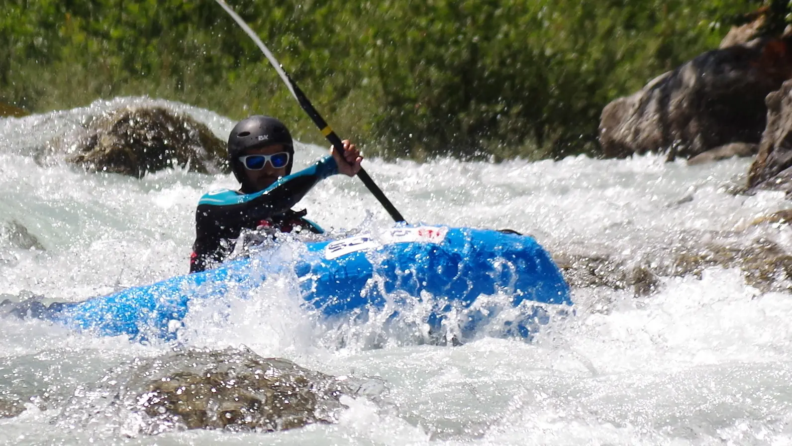 Descendez les rapides de la Guisane en kayak gonflable