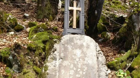 Chemin de Croix en direction de la Grotte du Jourdy