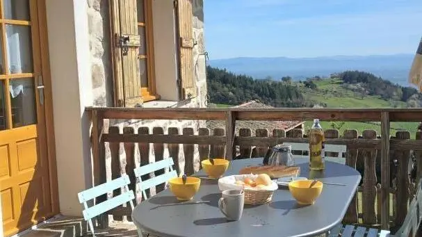 vue sur la plaine depuis la terrasse