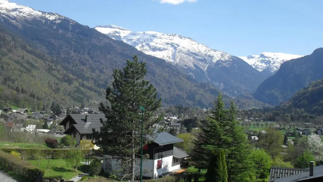 Vue sur le village depuis le balcon.