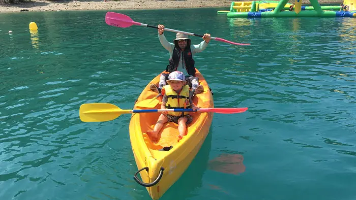 Kayak sur le lac - L'Ancre Bleue_Les Orres