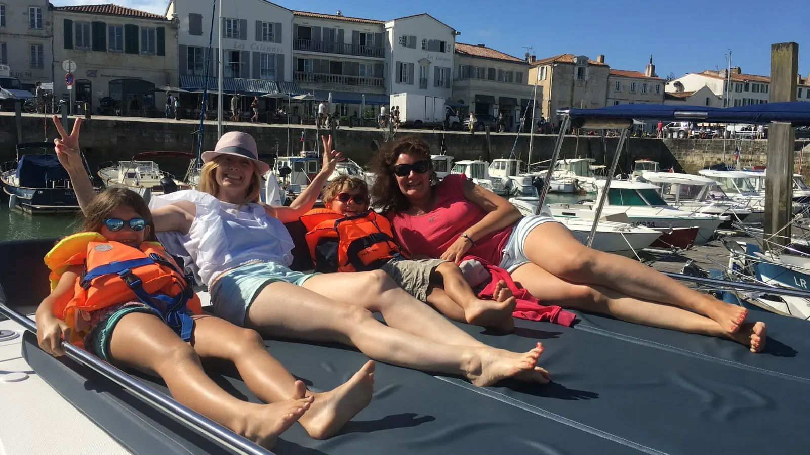 Rückseite des Dream'On, Sonnenbänke