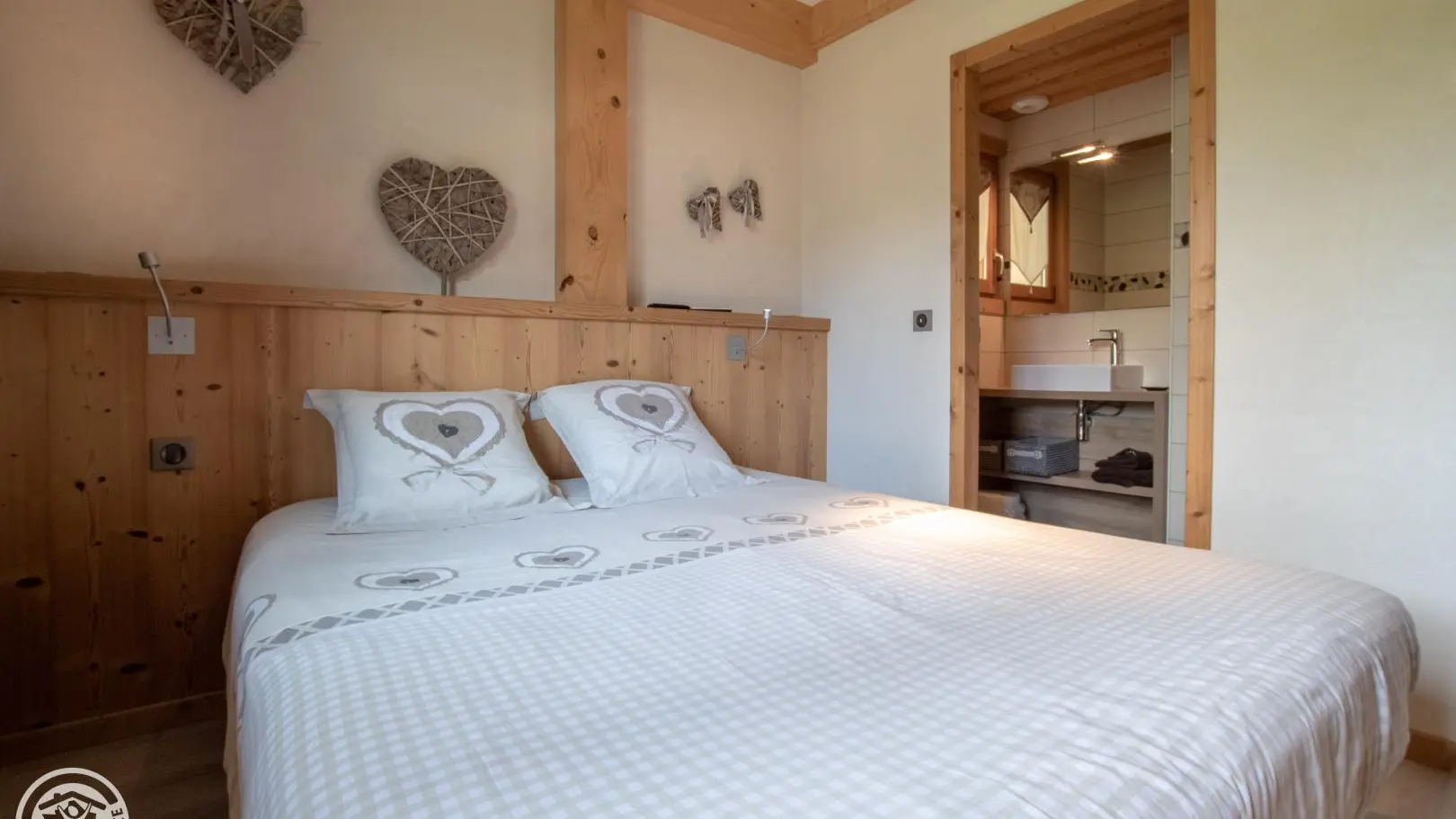 Chambre 1 avec salle d'eau