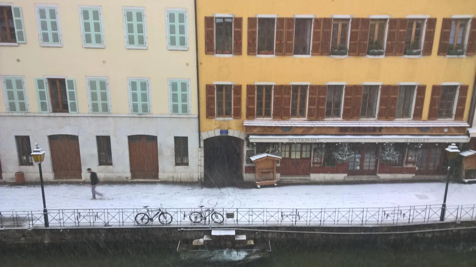 Une belle vue sur la rivière du Thiou... en toute saison !