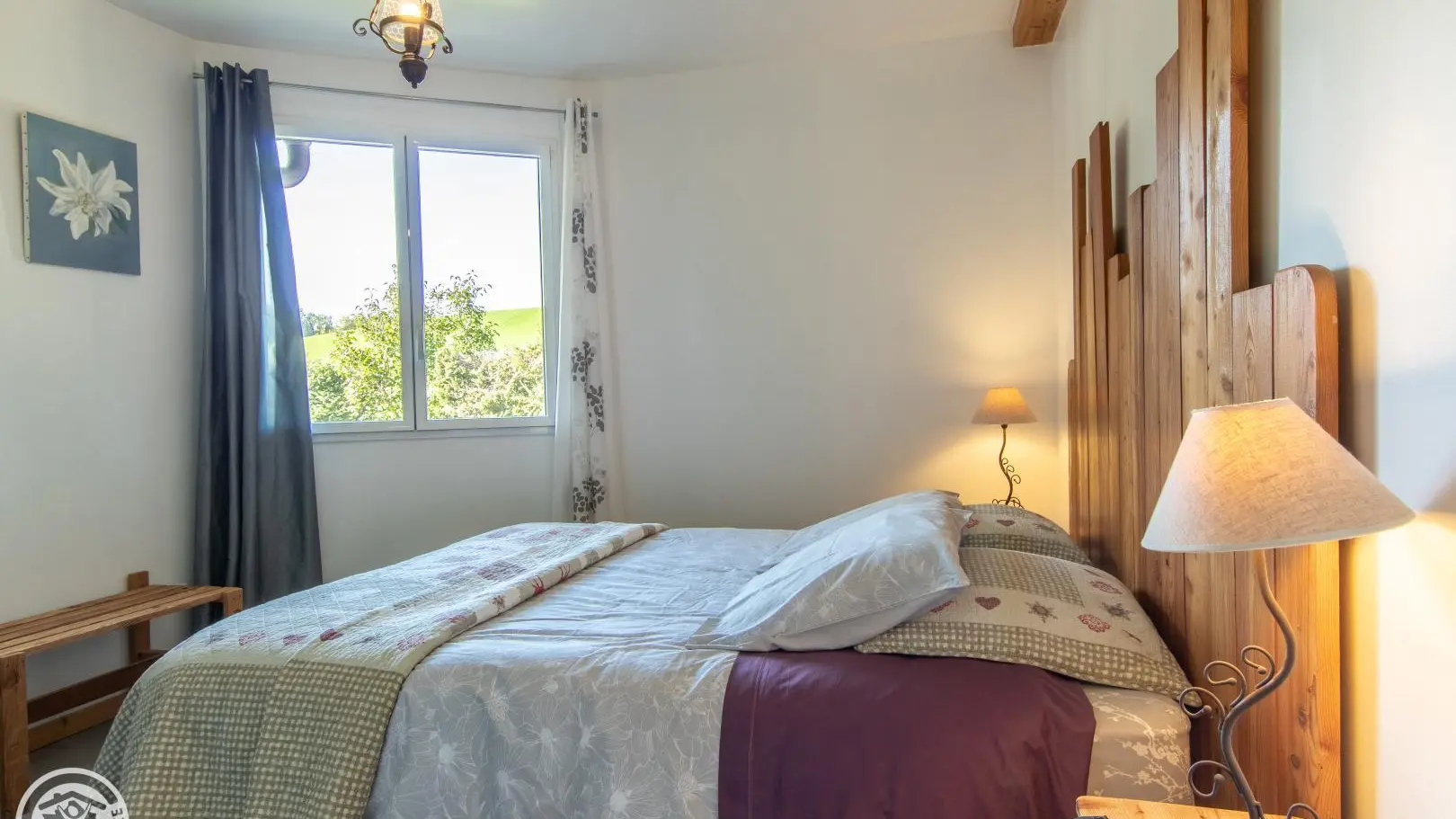 Chambre 1 : 1 lit 2 places en 160X200 ou 2 lits 1 personne en 80X200