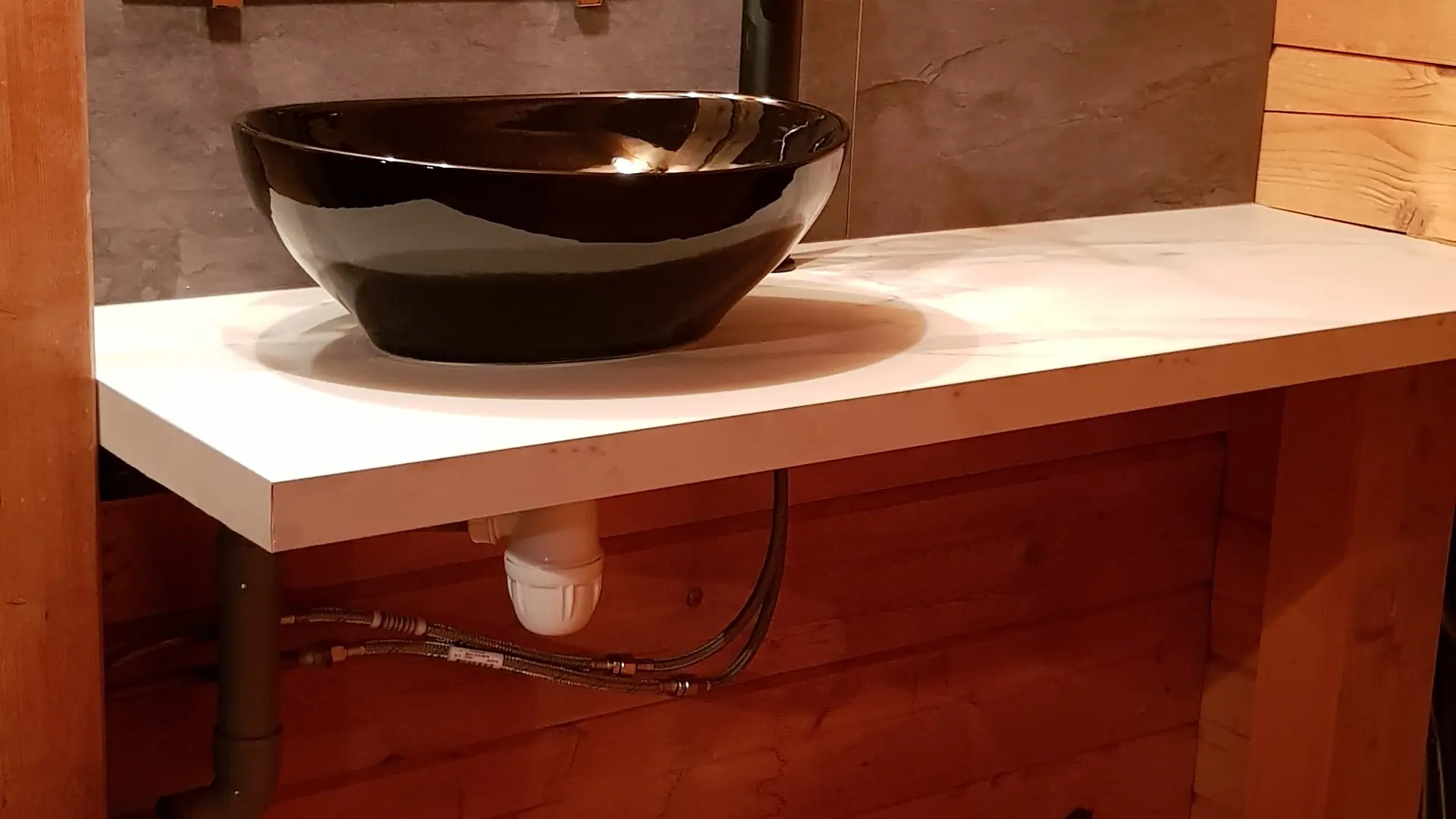 Lavabo dans la chambre