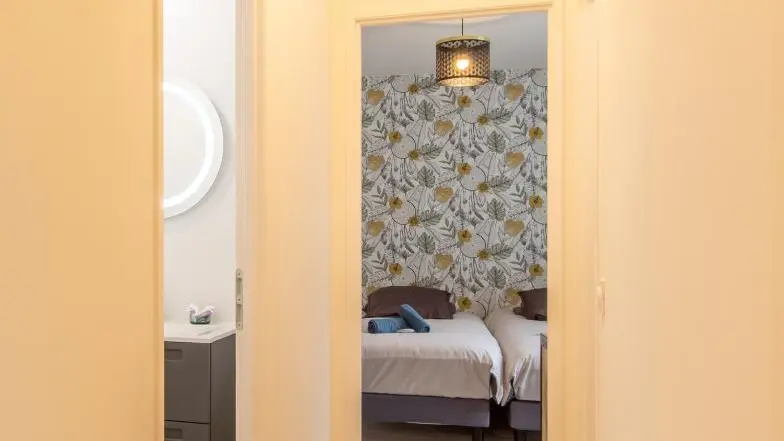 Accès chambre 2 et salle d'eau