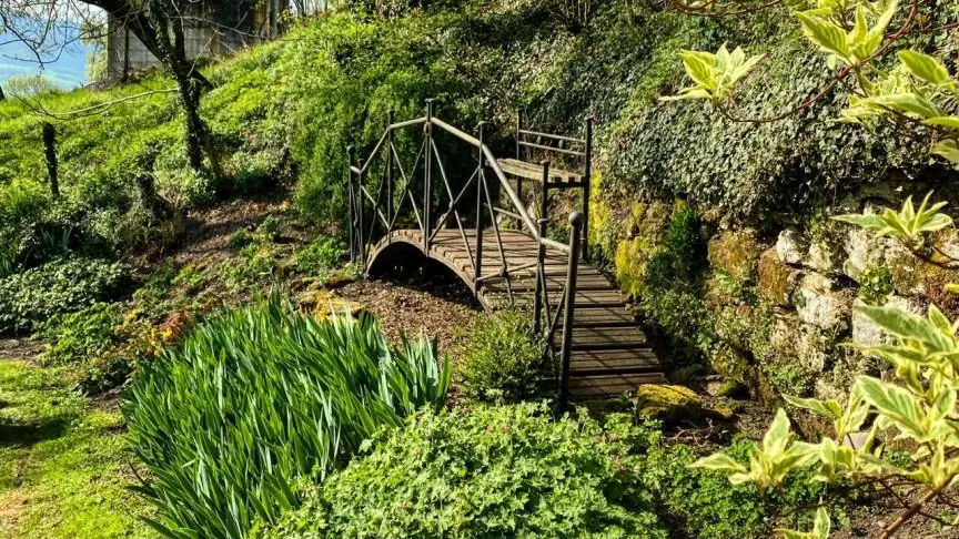Terrain accessible aux clients des gîtes - de l'autre côté de la route