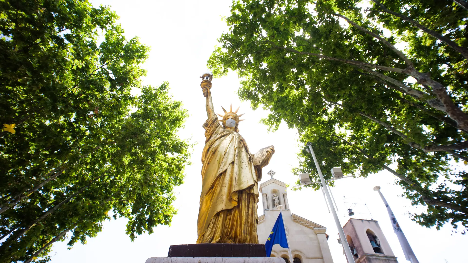 Statue de la liberté place Portalis