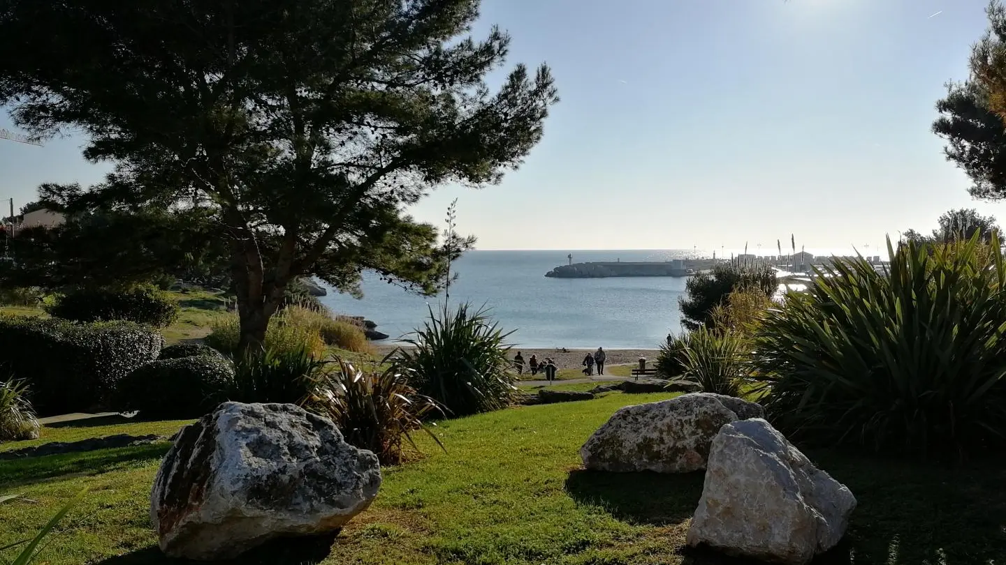 La plage de Carro, à 50 mètres du gîte