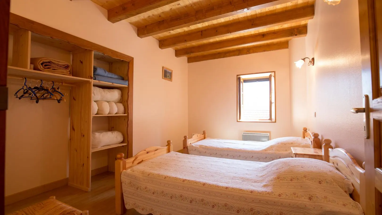 Chambre 3 avec 2 lits de 90