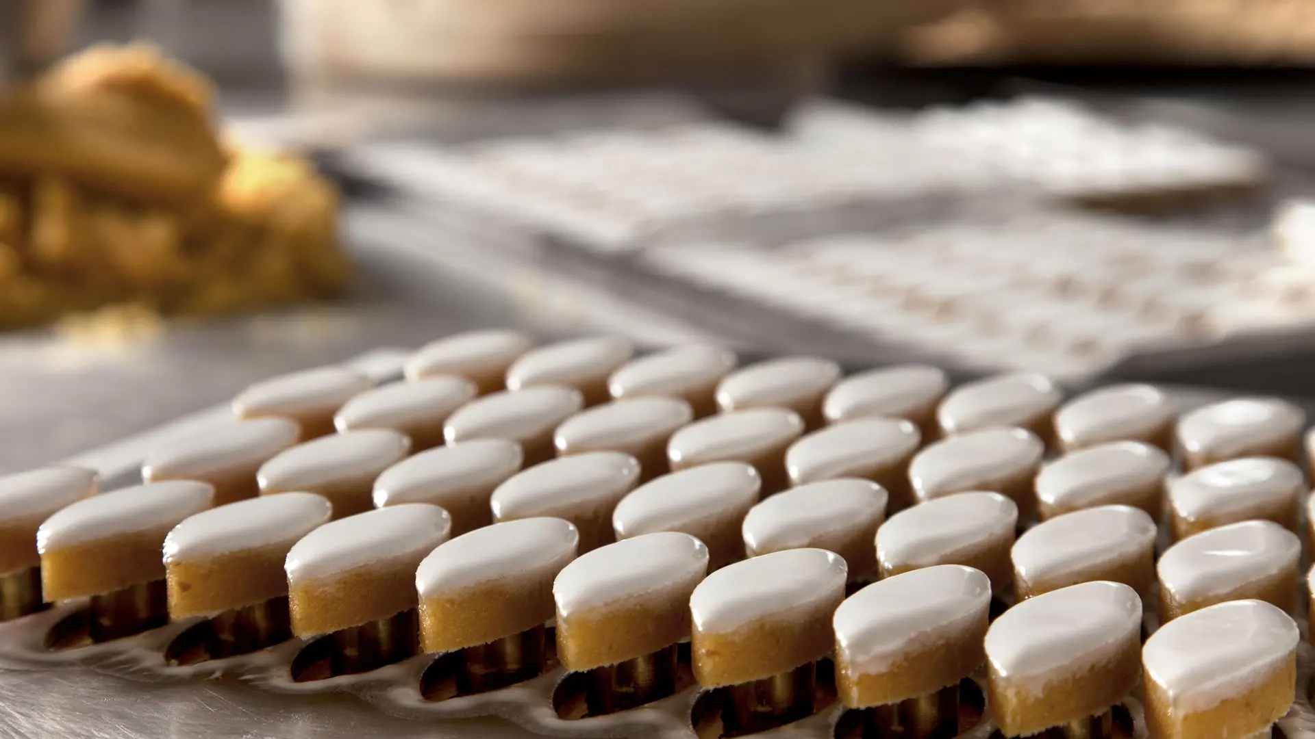 Chocolaterie Puyricard_L'Isle-sur-la-Sorgue plaque de fabrication de calissons