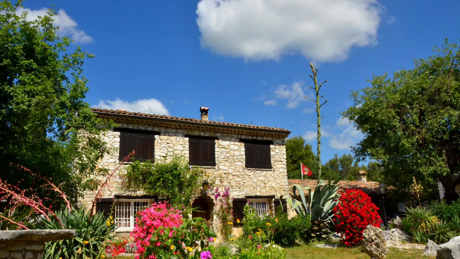 Accueill camping domaine de la bergerie Vence