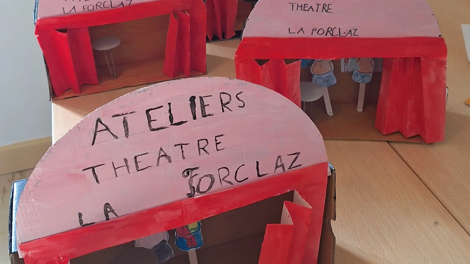 Stage théâtre en art plastique