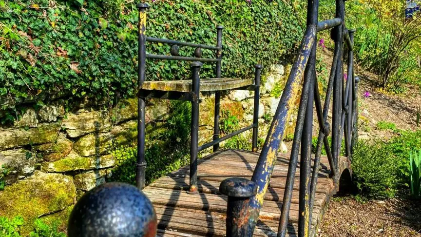 Terrain accessible aux clients des gîtes - de l'autre côté de la route