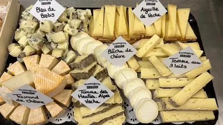 Plateau divers fromages, fromagerie Ebrad