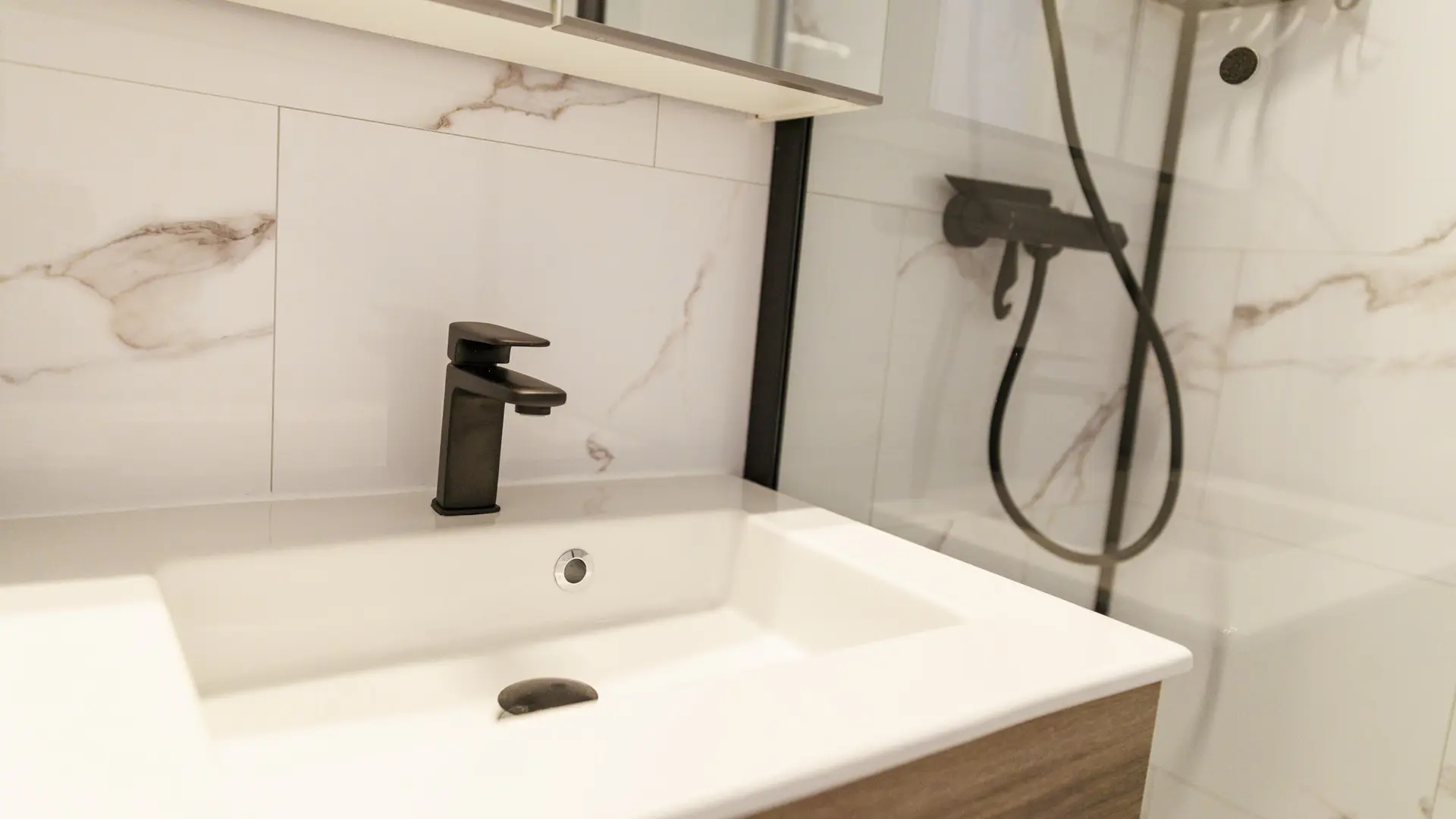Grande vasque avec son meuble