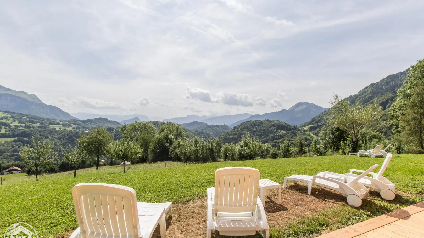 Chaises longues pour vacances reposantes