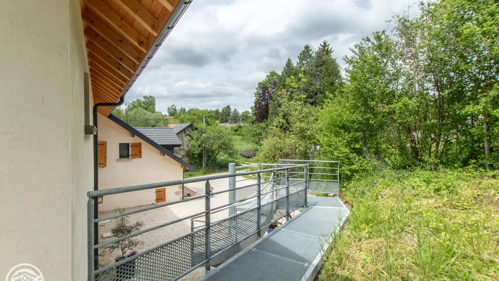 Accès depuis le stationnement