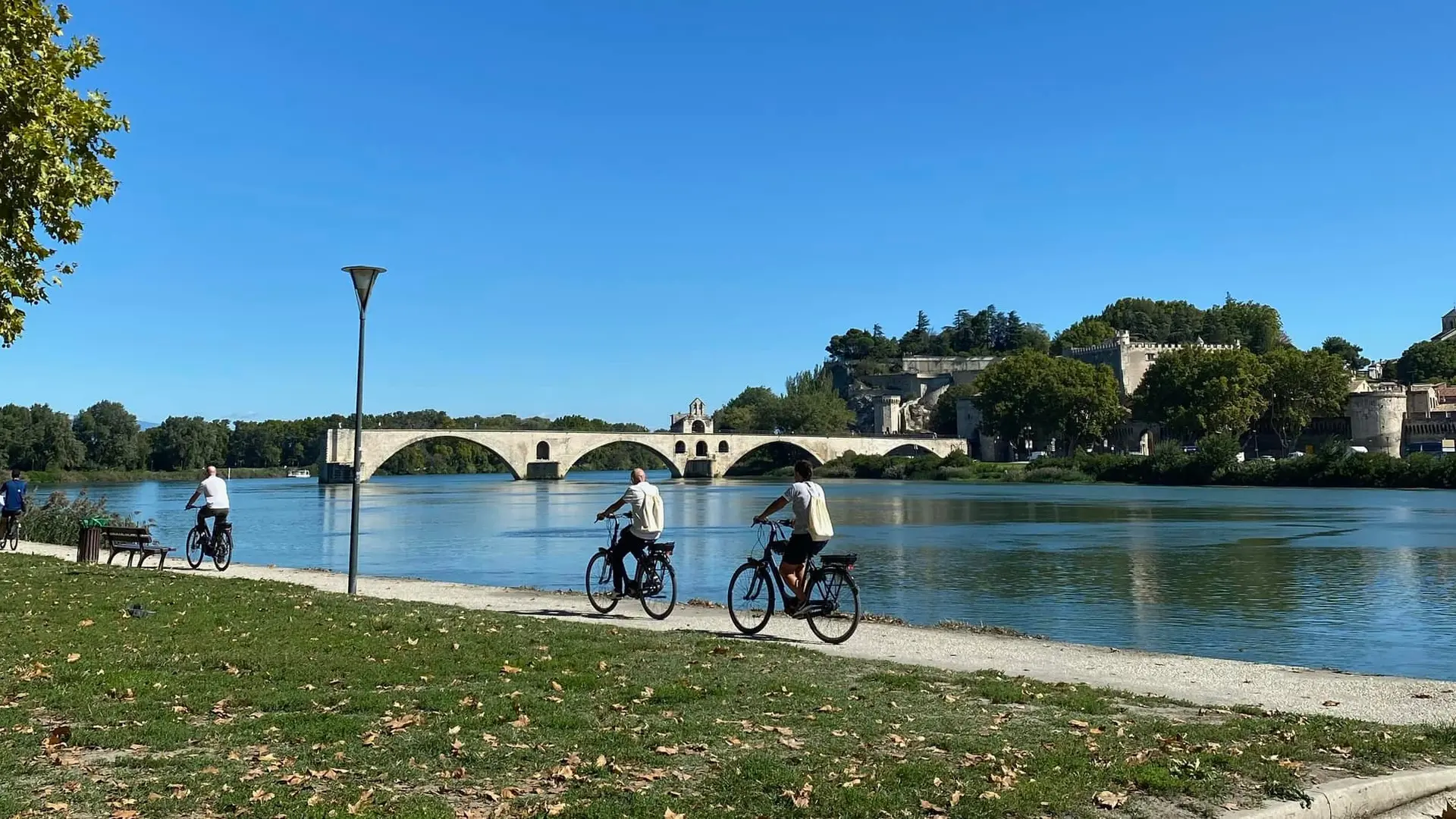 Une orientation vélo avec la plus belle vue sur le Palais des Papes