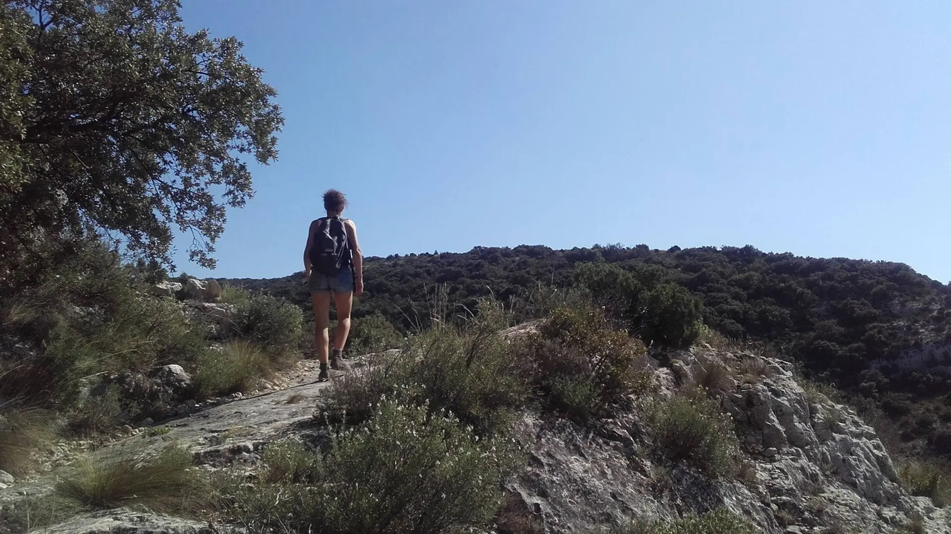 À l'approche du crane de Colombier