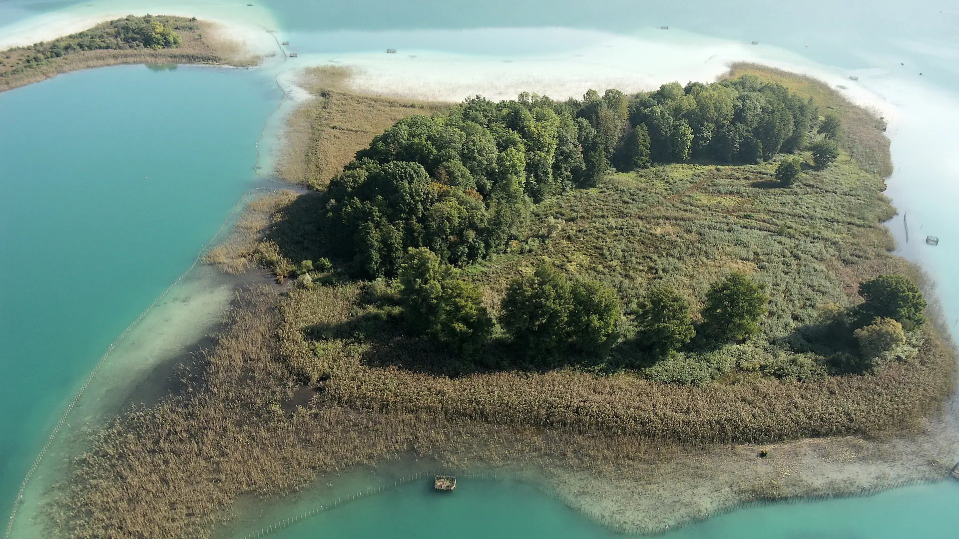 Les deux îles