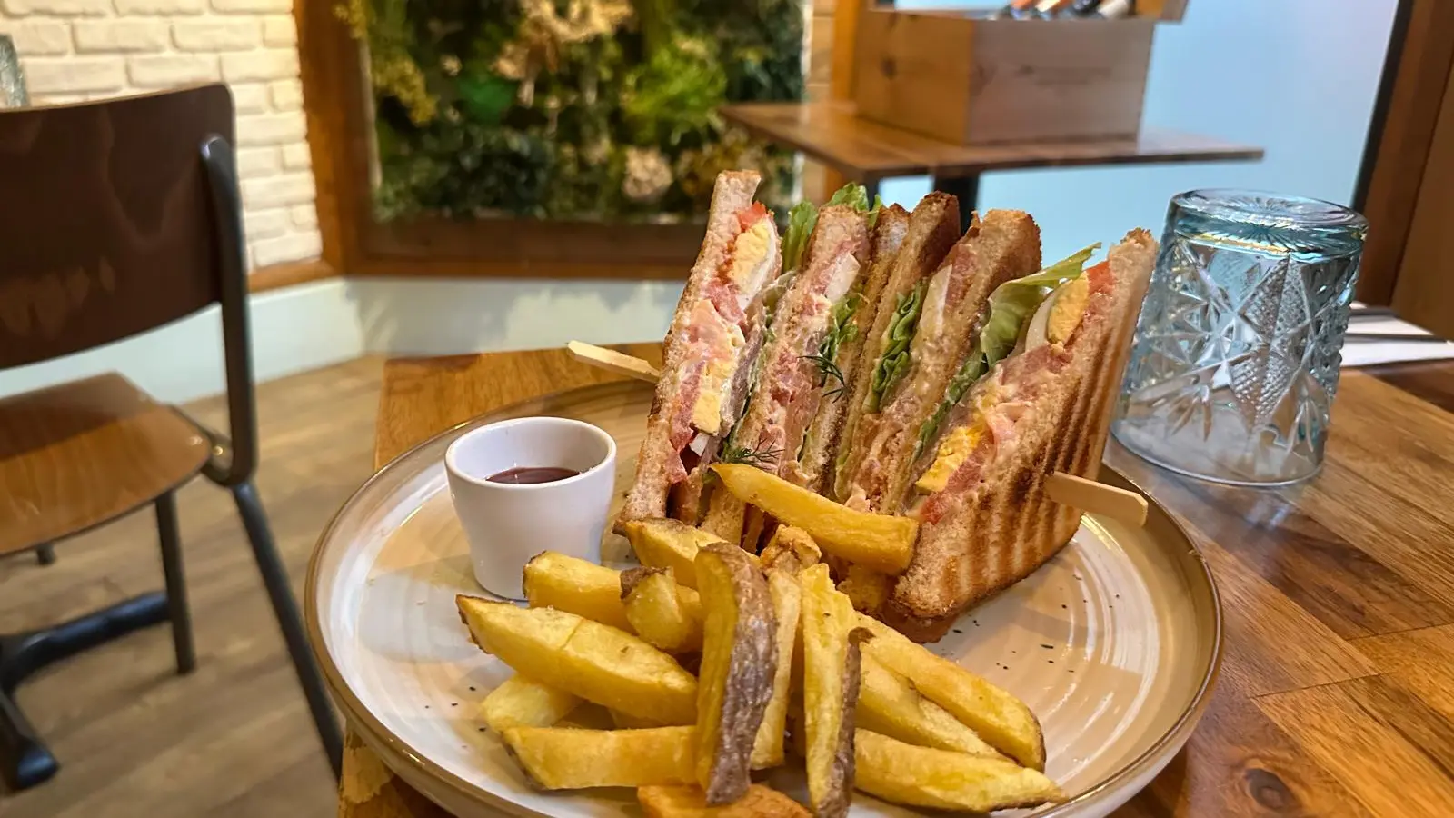 Croque-monsieur avec frites