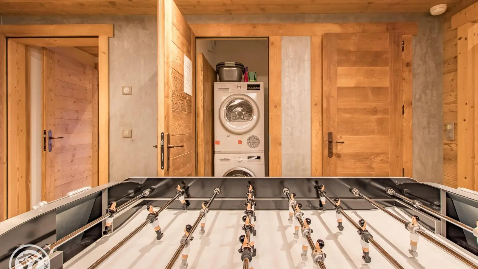 espace détente commun aux 2 logements+lave linge et sèche linge