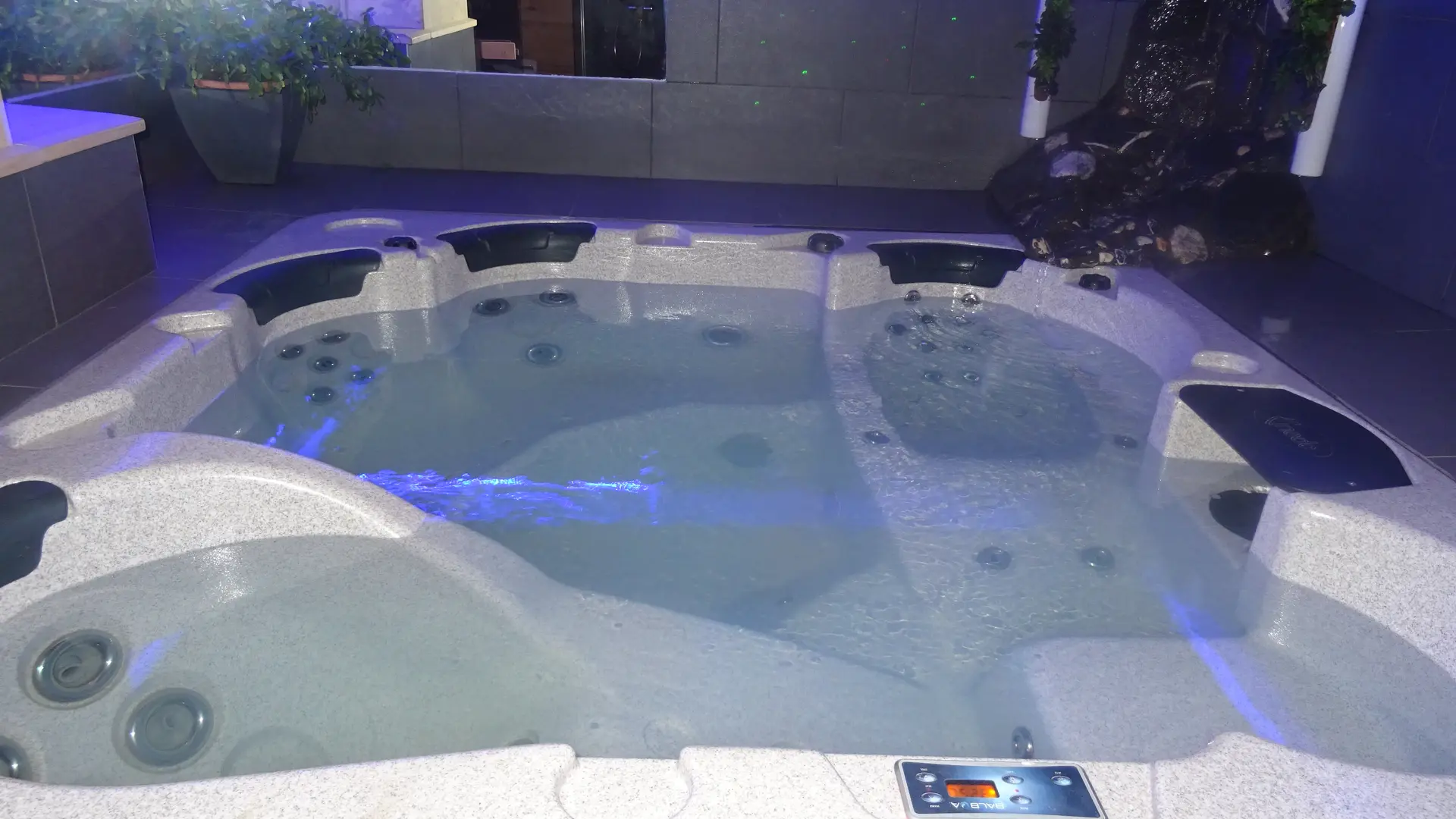 Espace Bien-être - Jacuzzi