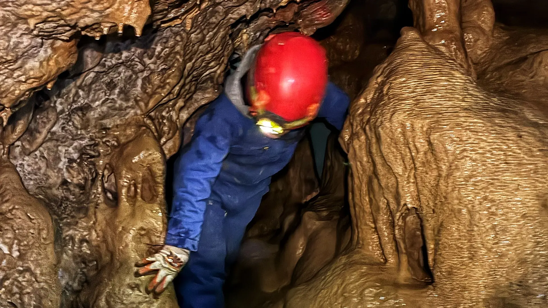 Contourner, glisser, admirer... une aventure ludique avec Ecrins Spéléo Canyon