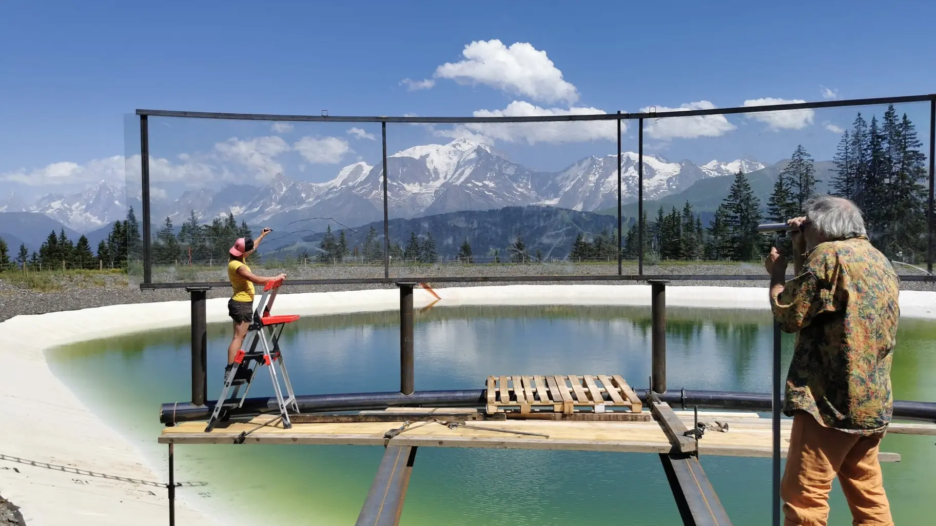 Construction estacade du Mont-Blanc