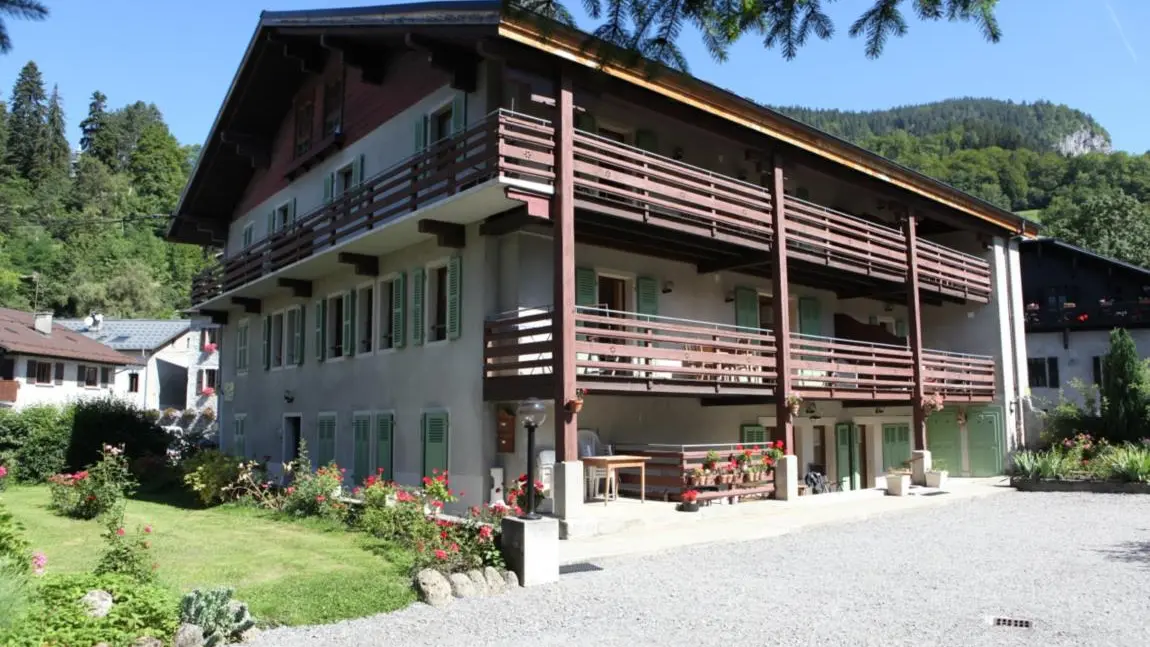 Façade vue depuis le jardin