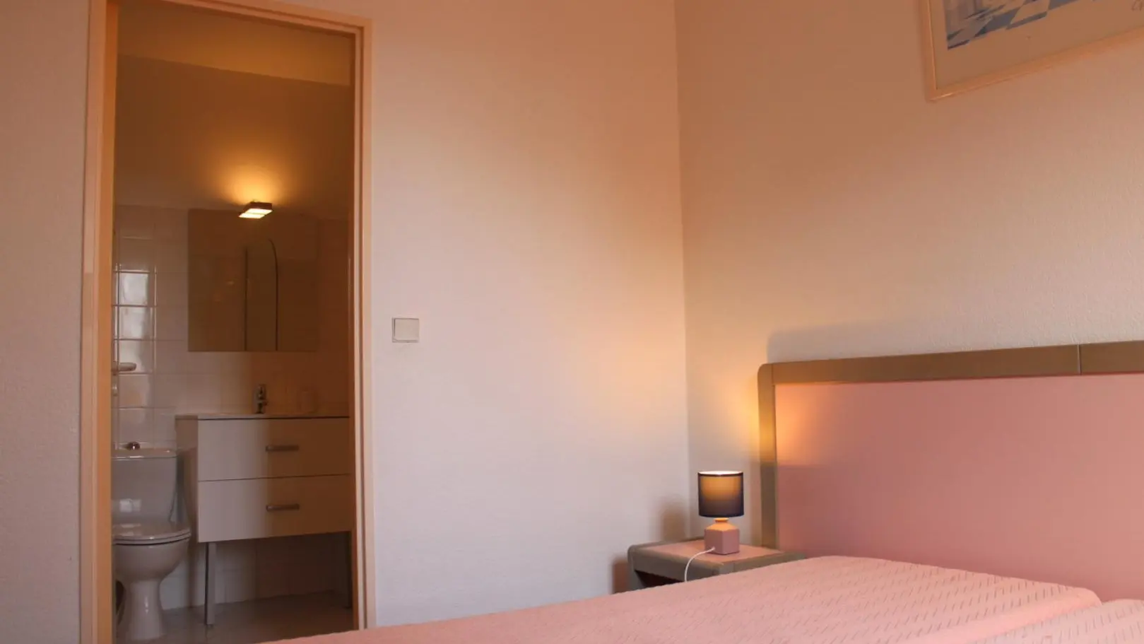 L'Escaou Doui-Chambre 1-Coursegoules-Gîtes de France Alpes Maritimes