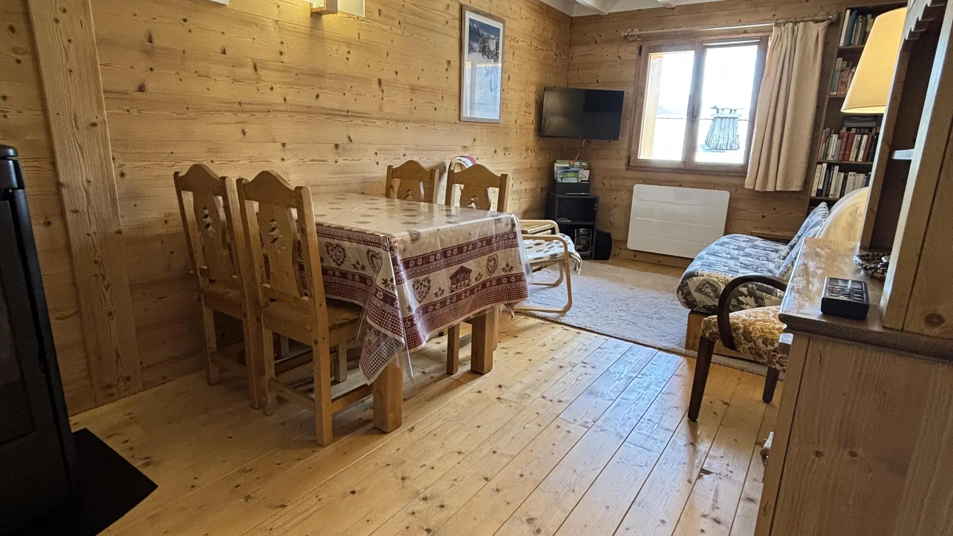 ESPACE REPAS / SÉJOUR