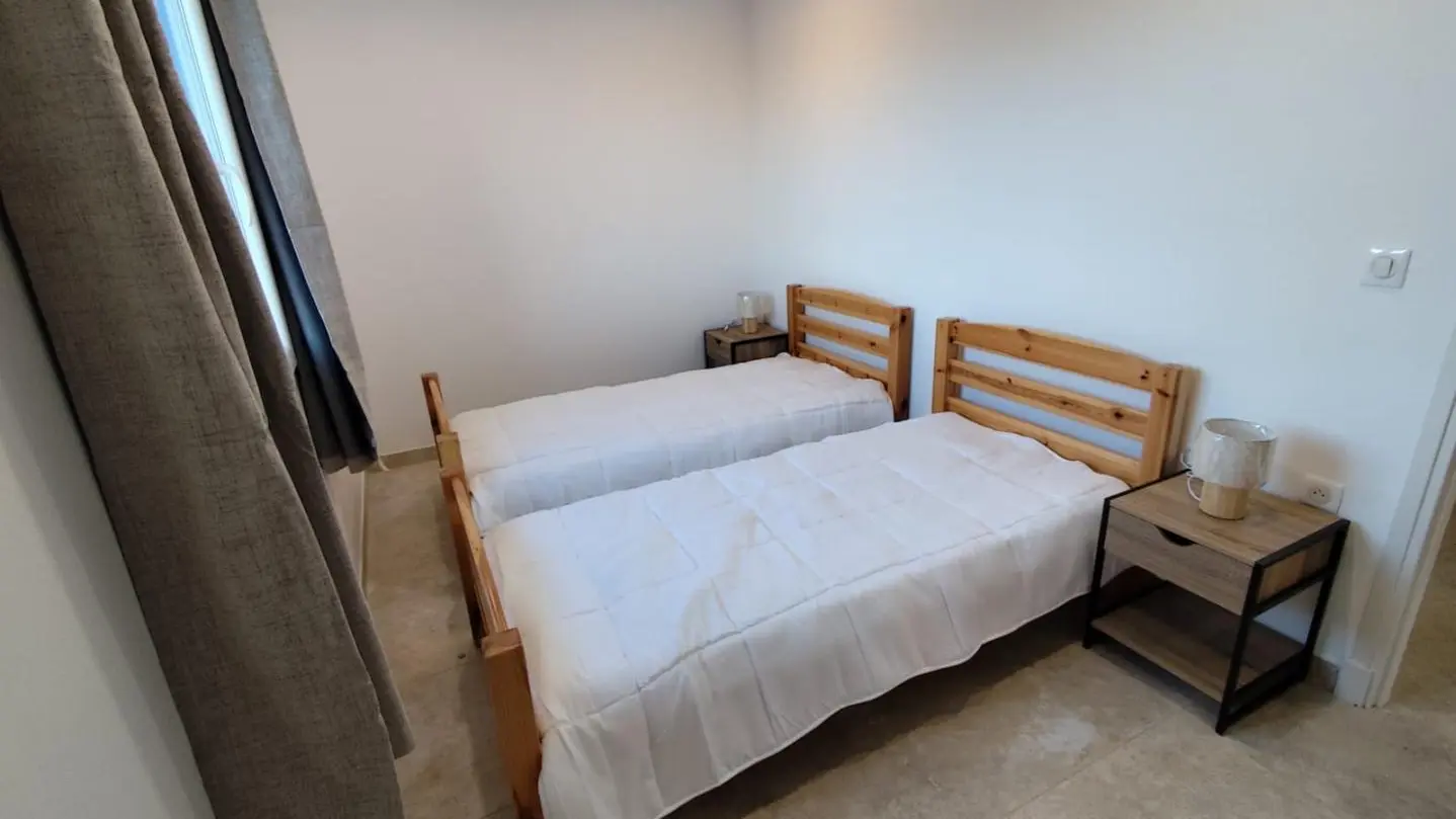 Gîte Maïoun Crémat-Le Baou-Chambre 1-Gîtes de France Alpes-Maritimes