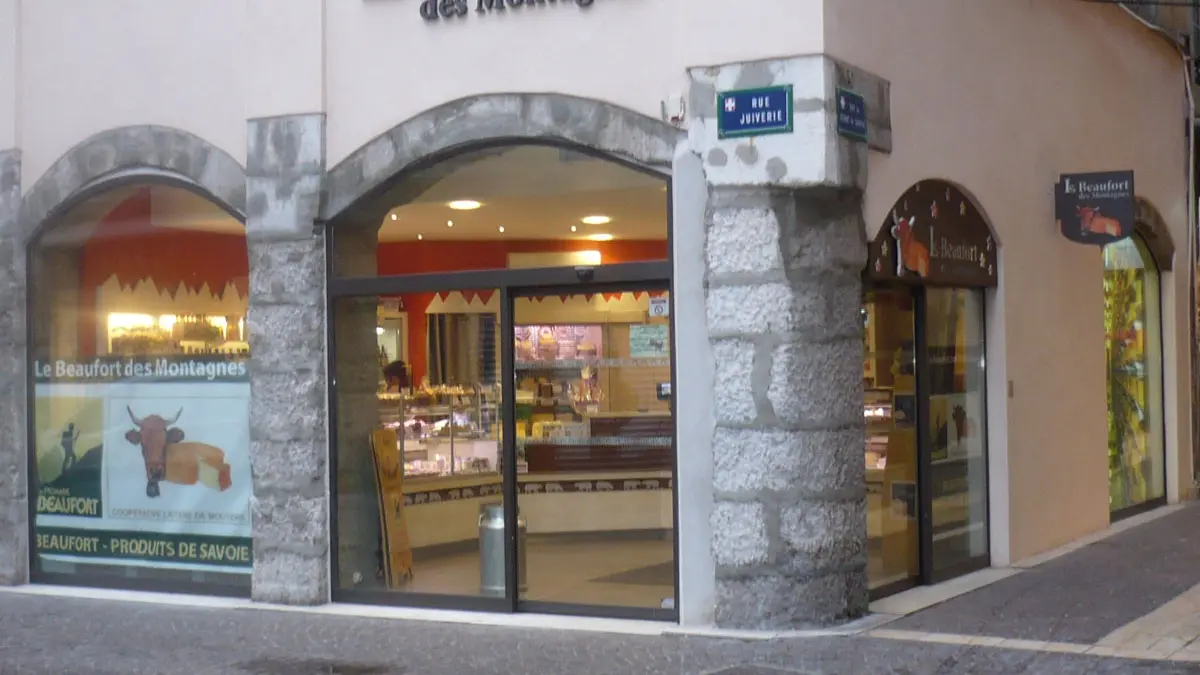 Devanture du magasin rue Juiverie à Chambéry