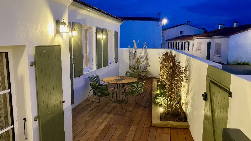 Terrasse vor dem Haus