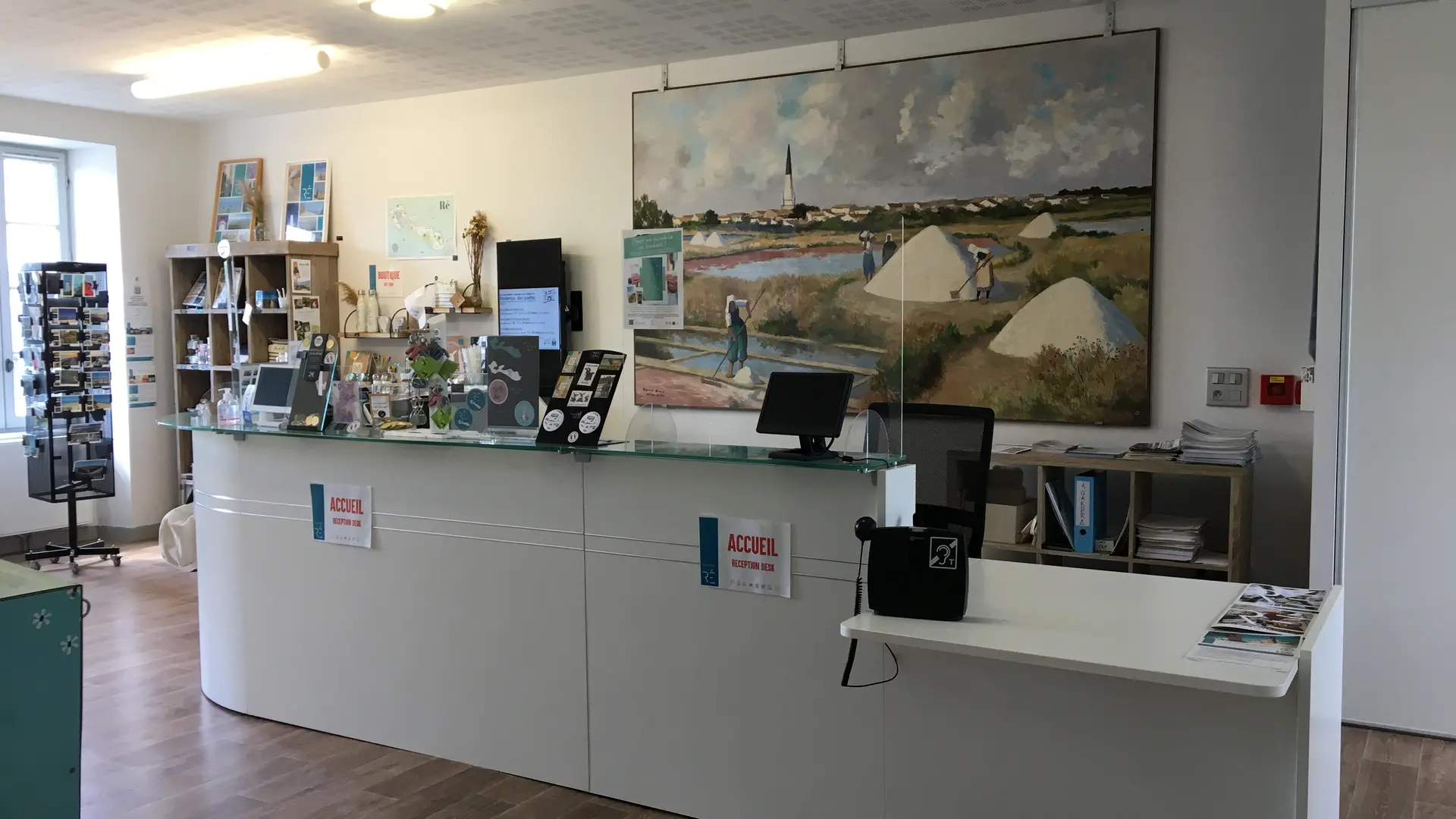 Vue d'ensemble du bureau d'accueil d'Ars-en-Ré