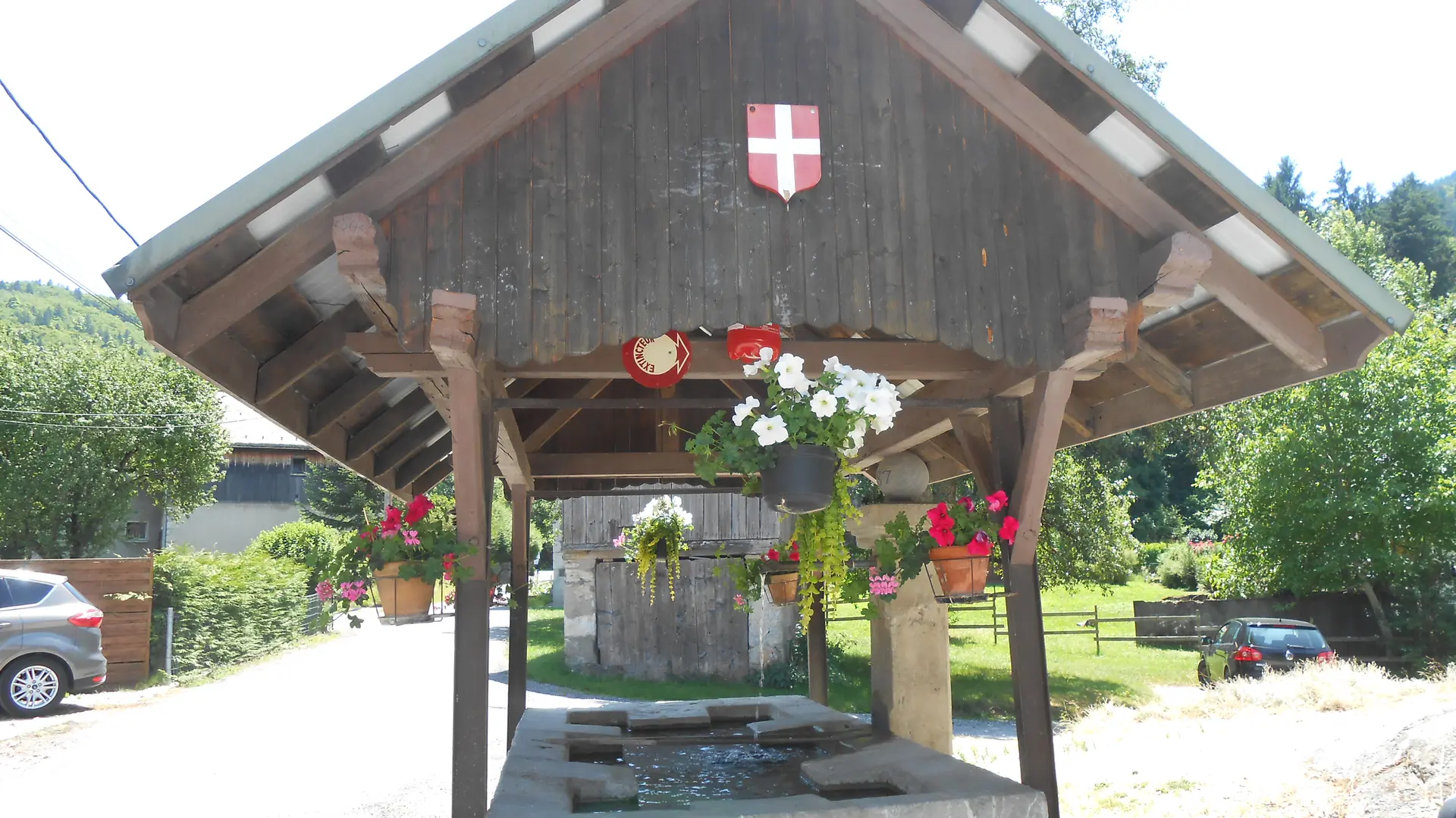 Fontaine du village de Dessy