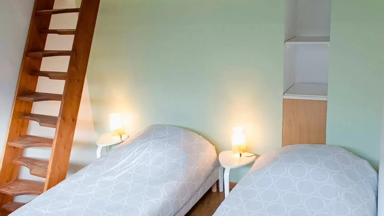 Chambre à 2 lits et mezzanine