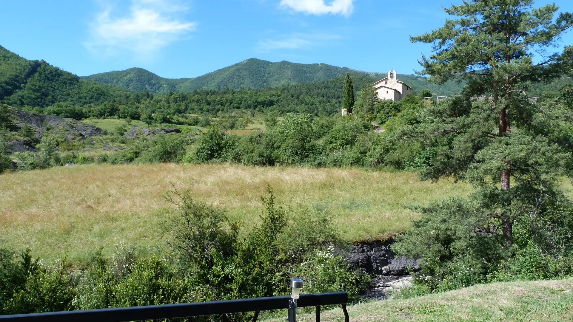 Vue de l'église et de la Robine