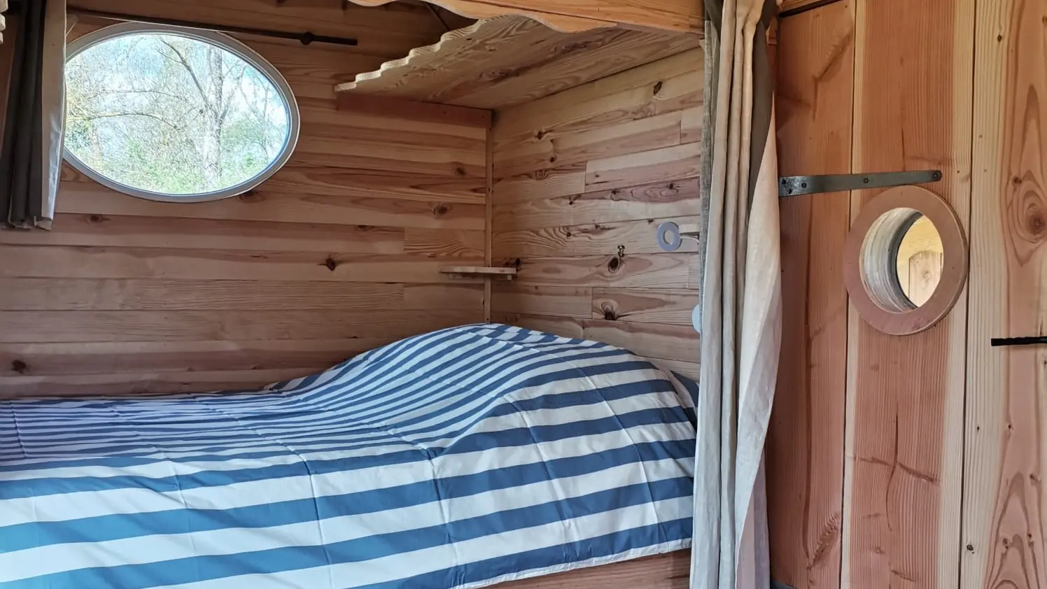 roulotte intérieur chambre