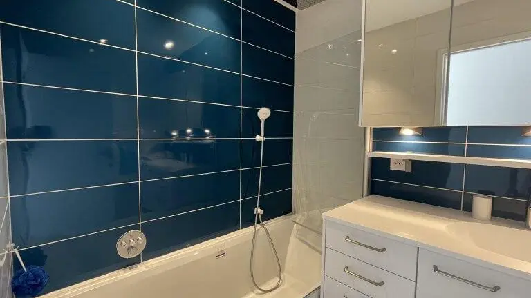 Maison SmartAzur-Chambre Bleue Azur-Salle de bains-Chambres d'Hôtes-VENCE-Gîtes de France Alpes-Maritimes