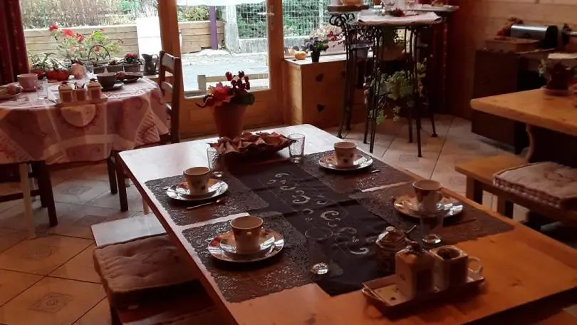 Avec le soleil levant, un petit dejeuner gourmand