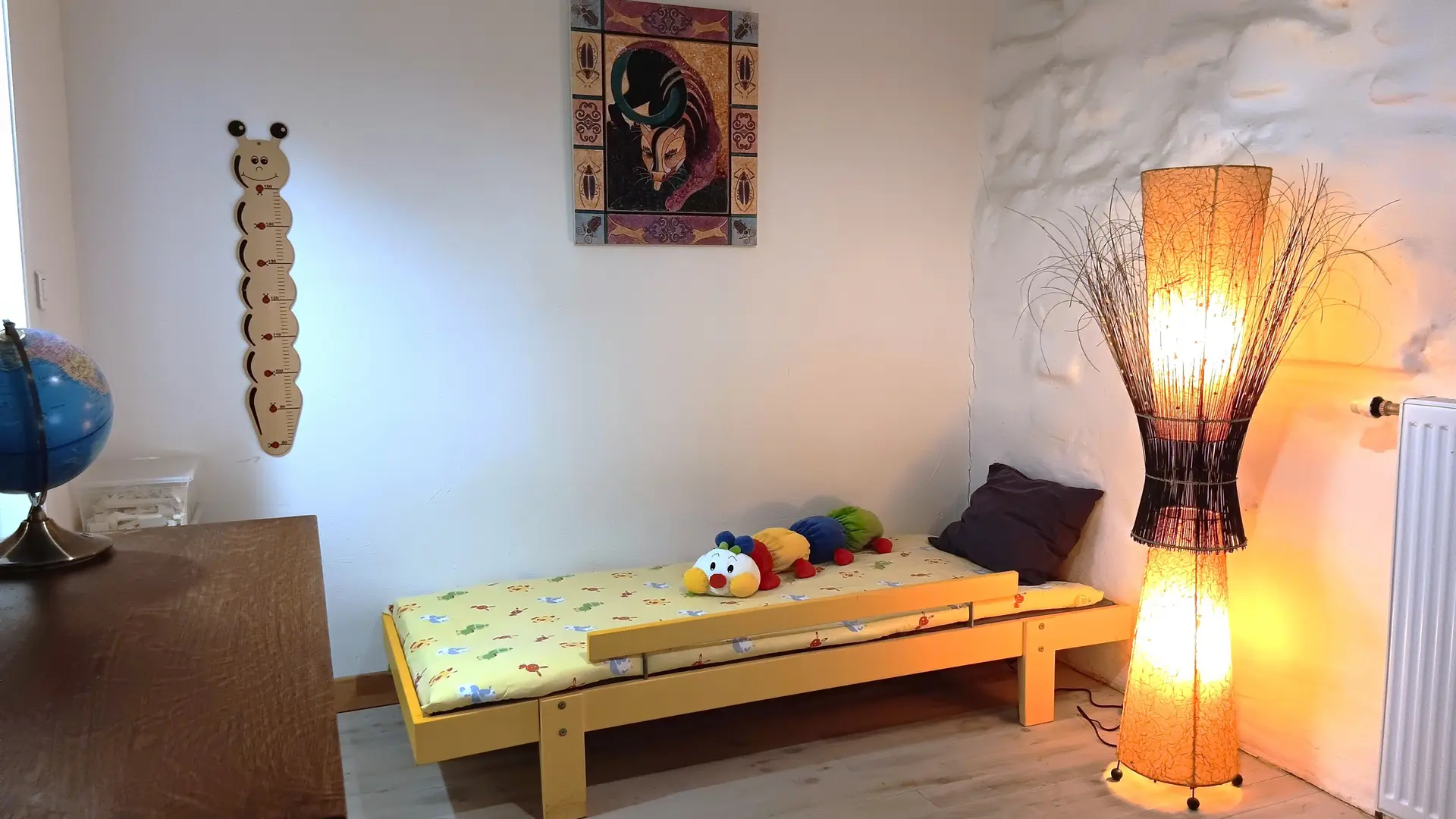 et un lit simple de 90 x 190