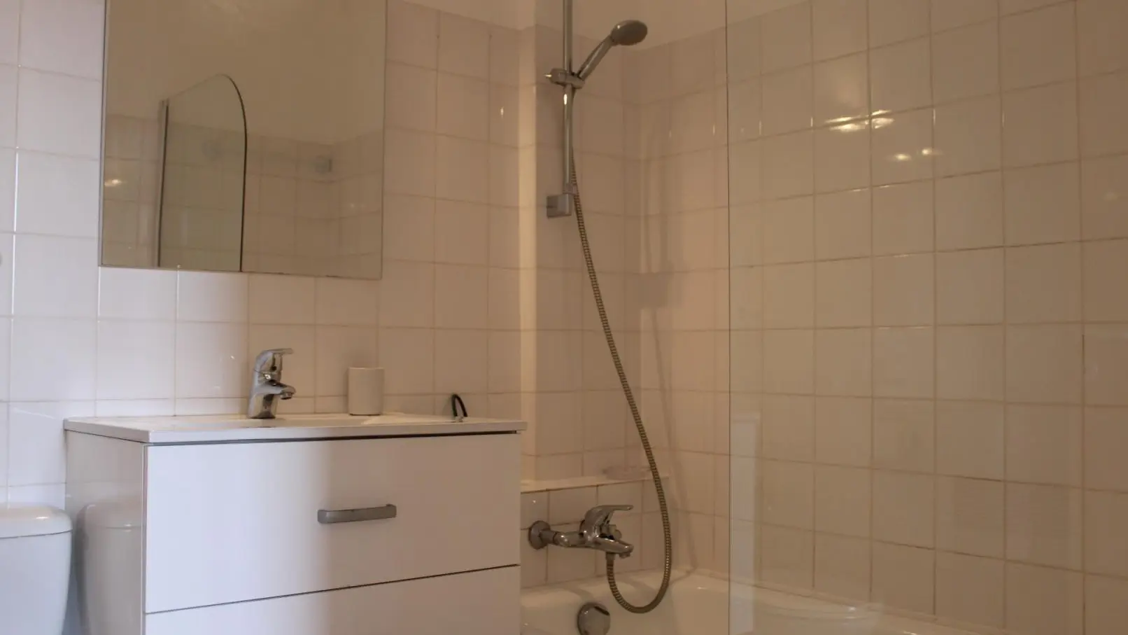 L'Escaou Doui-Salle de bains-Chambre 1-Coursegoules-Gîtes de France Alpes Maritimes