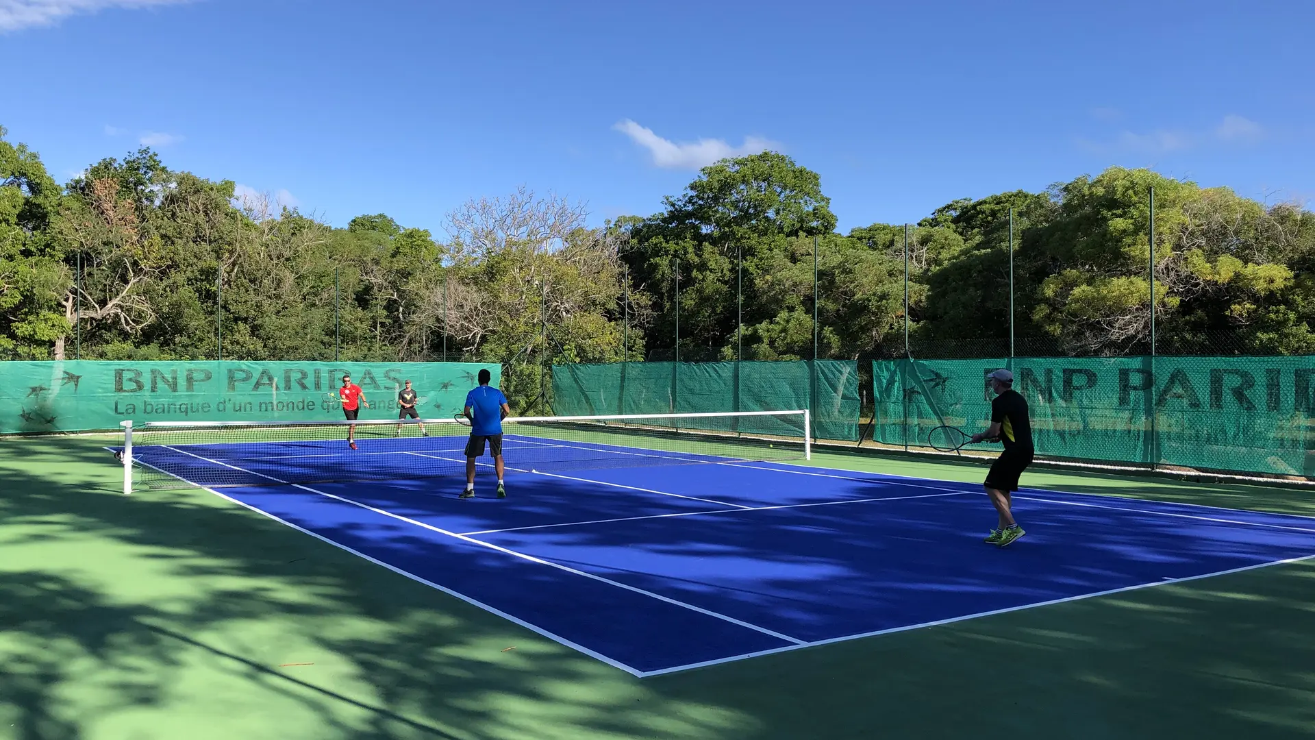 Terrain de tennis