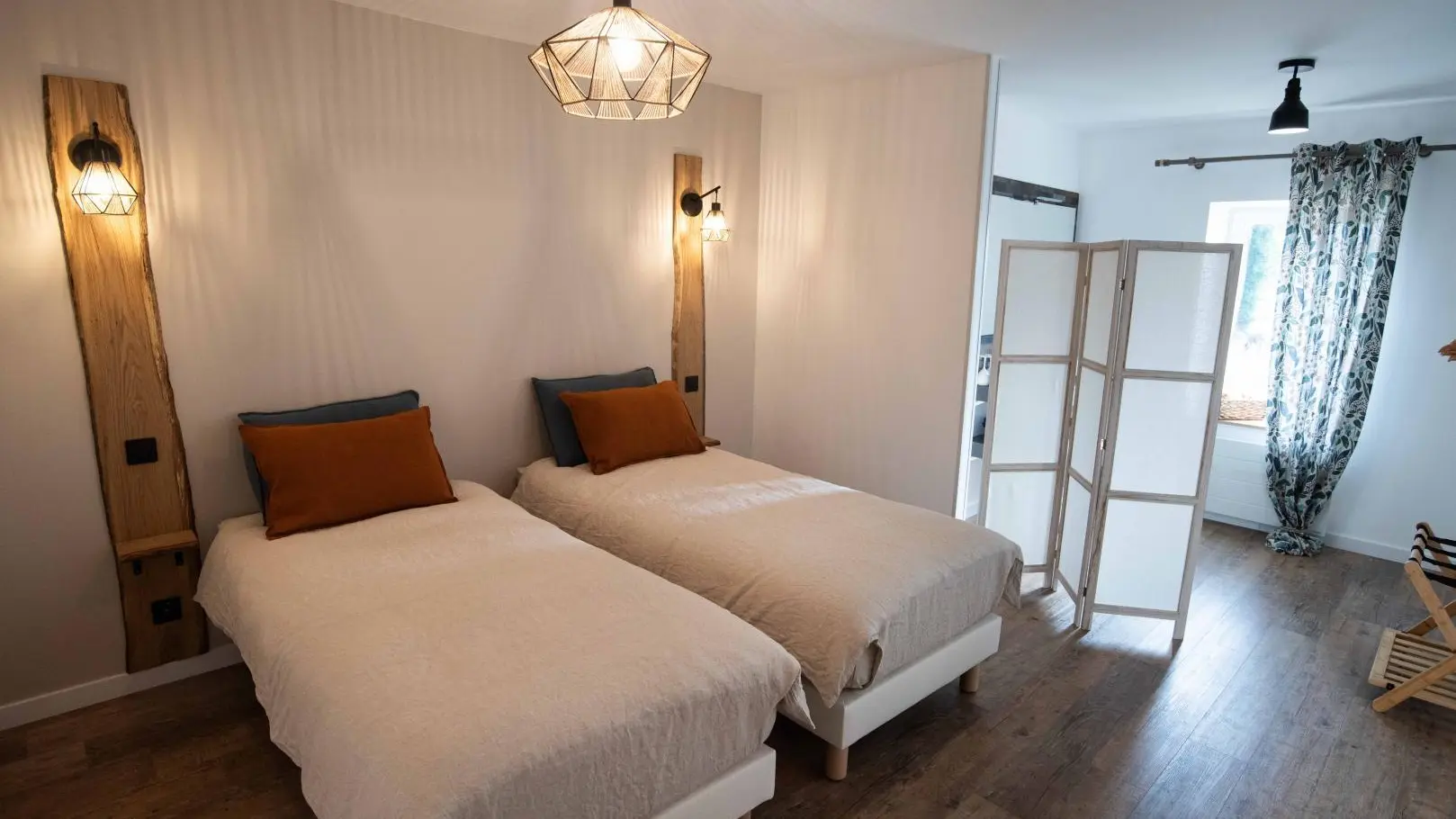 Deux lits séparés ou lit king-size à la demande