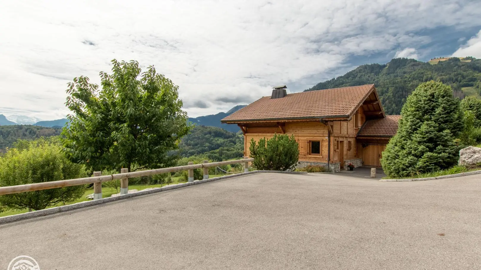 Parking privatif 3 voitures