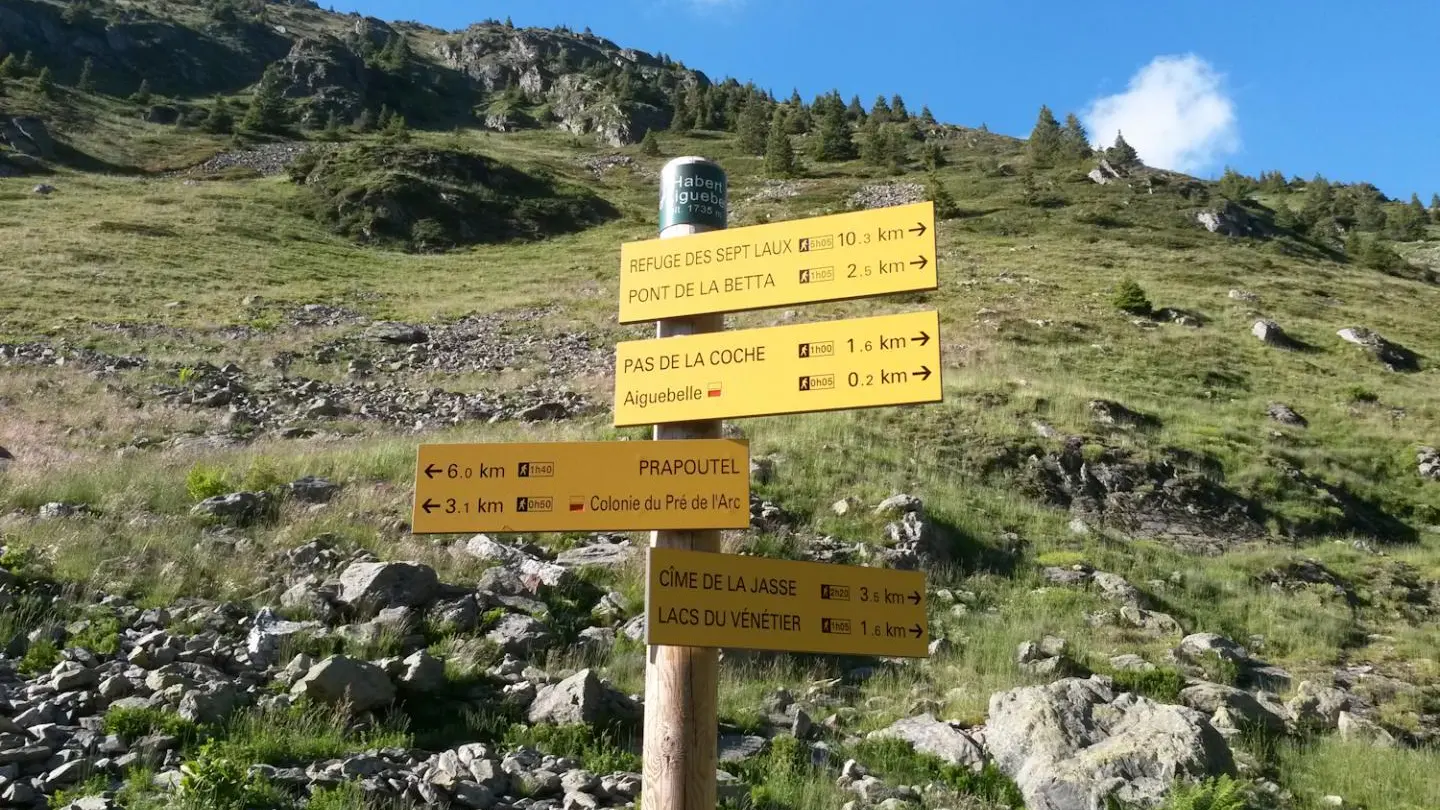 De nombreuses randonnées vous attendent en Belledonne.